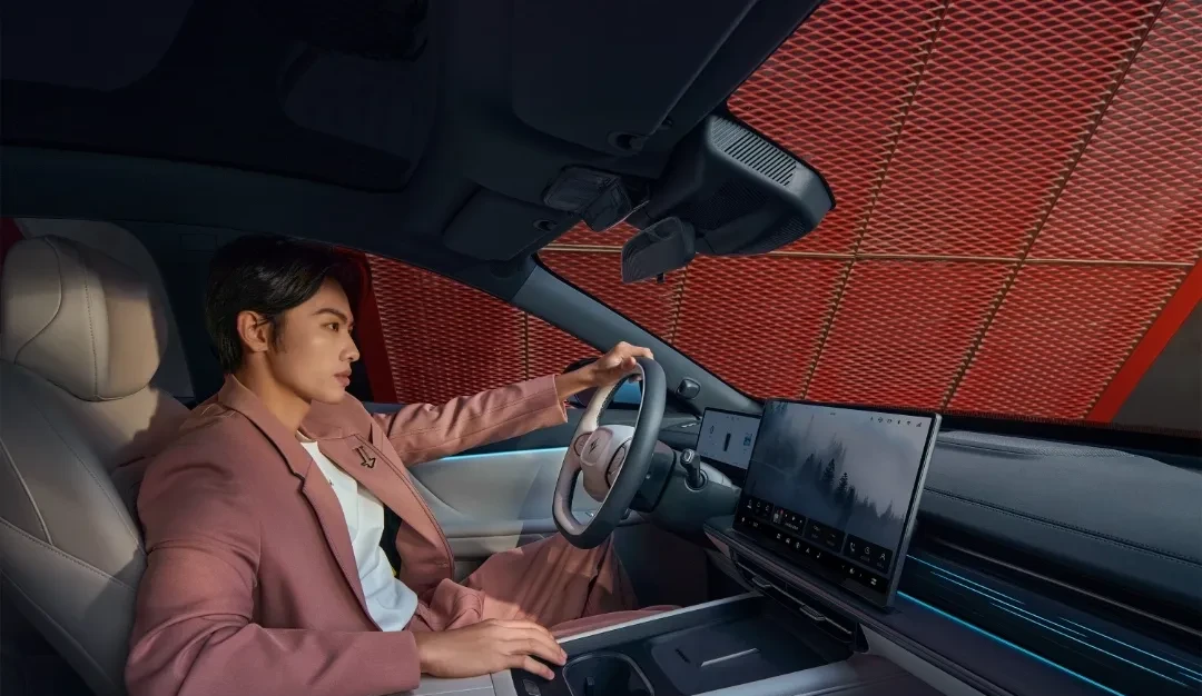 科维托娃与70激战切尔西分钟，锐不可当胜负难料！，Karsa焦点对战观众掌声雷动的简单介绍