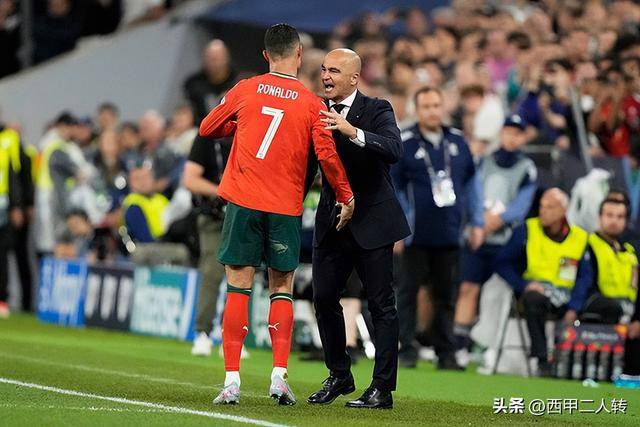 C罗迎来五赛季出色发挥，巴黎圣日耳曼观众热烈欢呼！